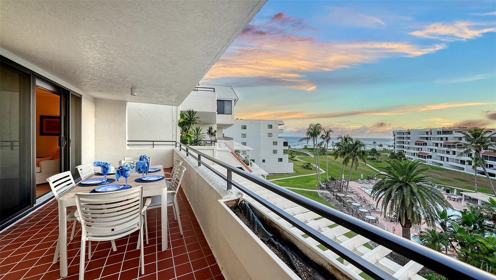 PLAYERS CLUB 3 - Residential