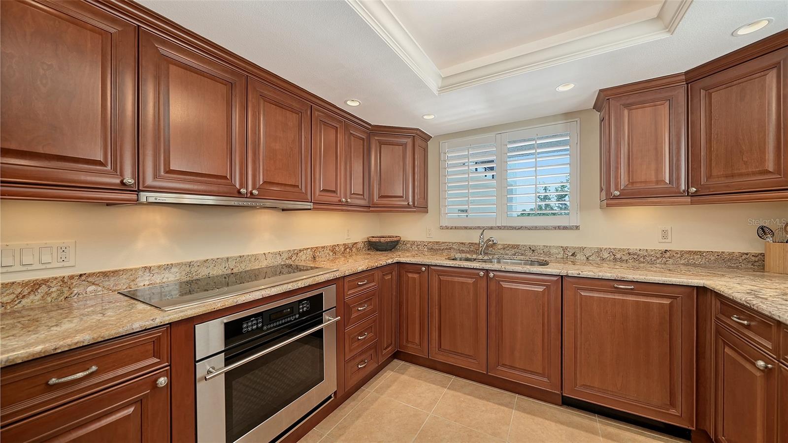 PLAYERS CLUB 3 - Residential