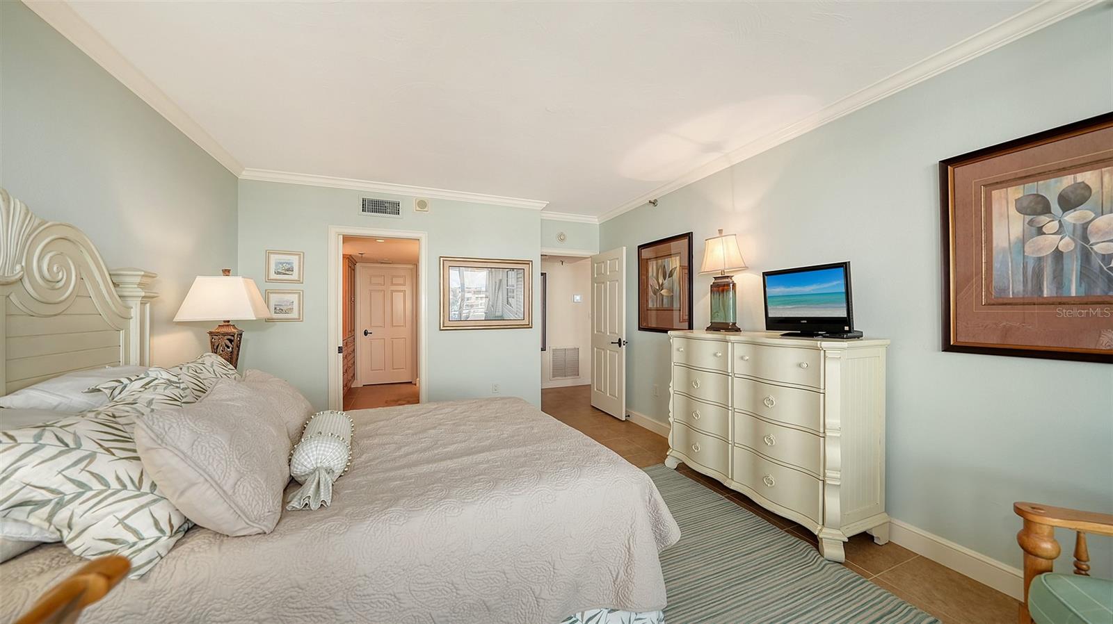 PLAYERS CLUB 3 - Residential