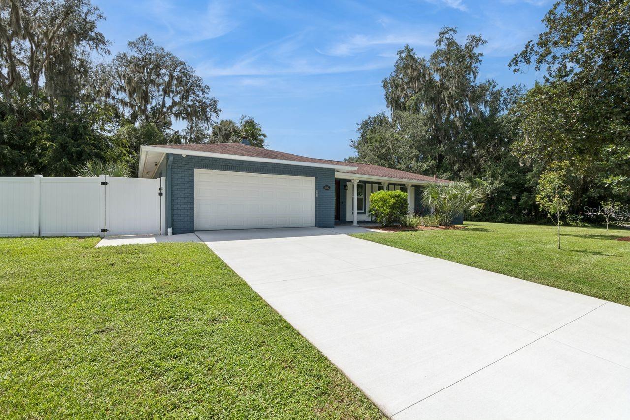 402 VALENCIA CIRCLE