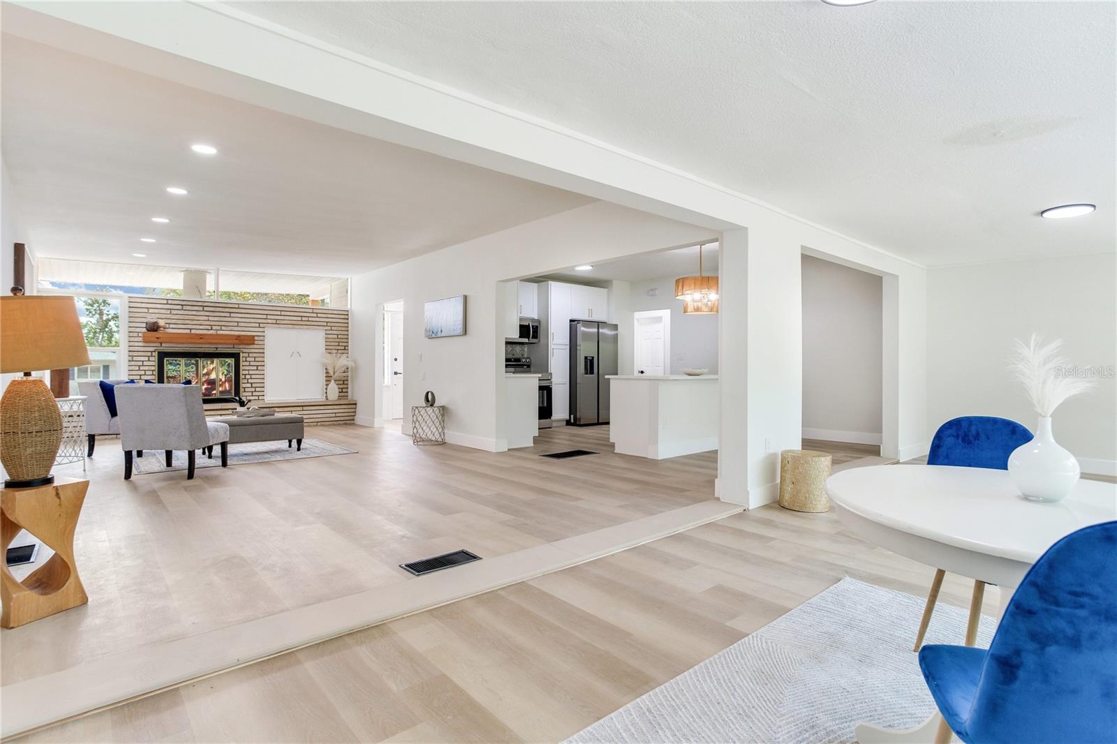 SOUTH GATE - Residential