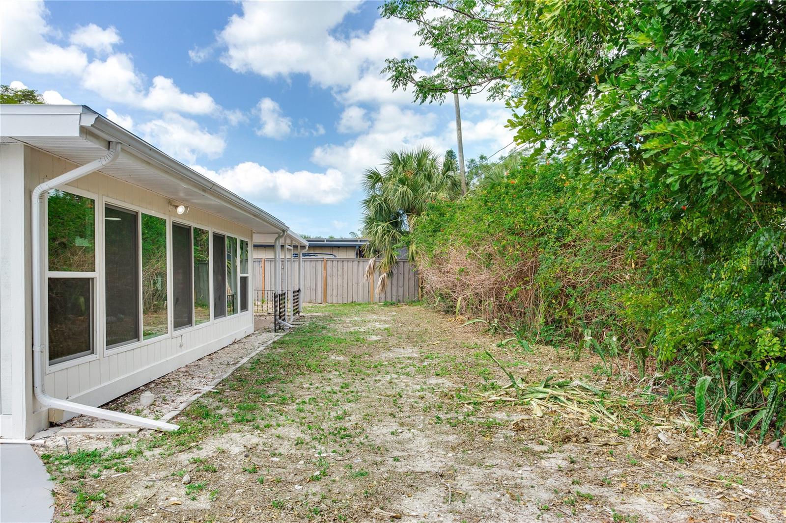 SOUTH GATE - Residential