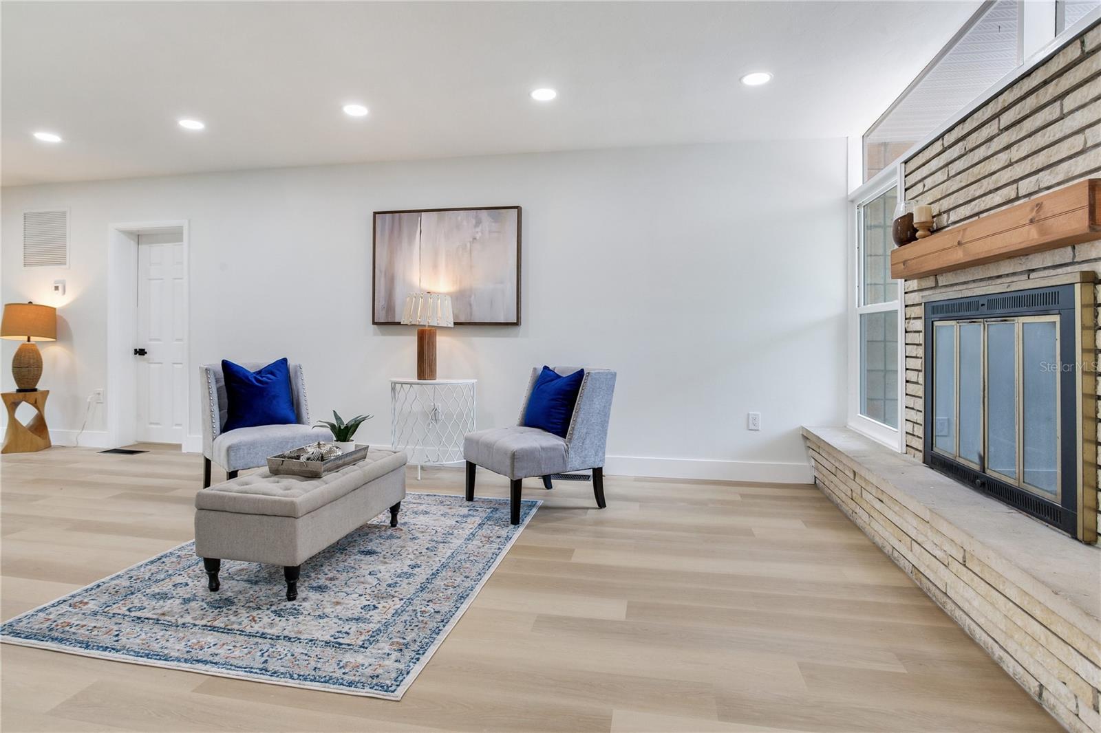 SOUTH GATE - Residential