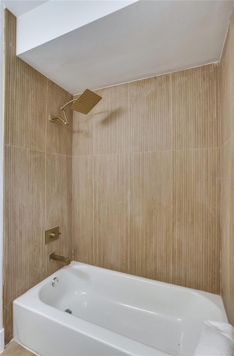 SOUTH GATE - Residential