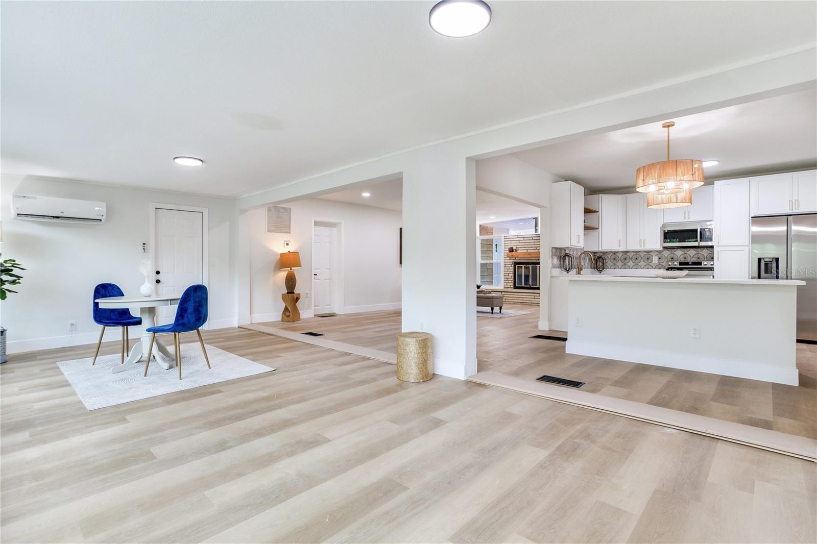 SOUTH GATE - Residential