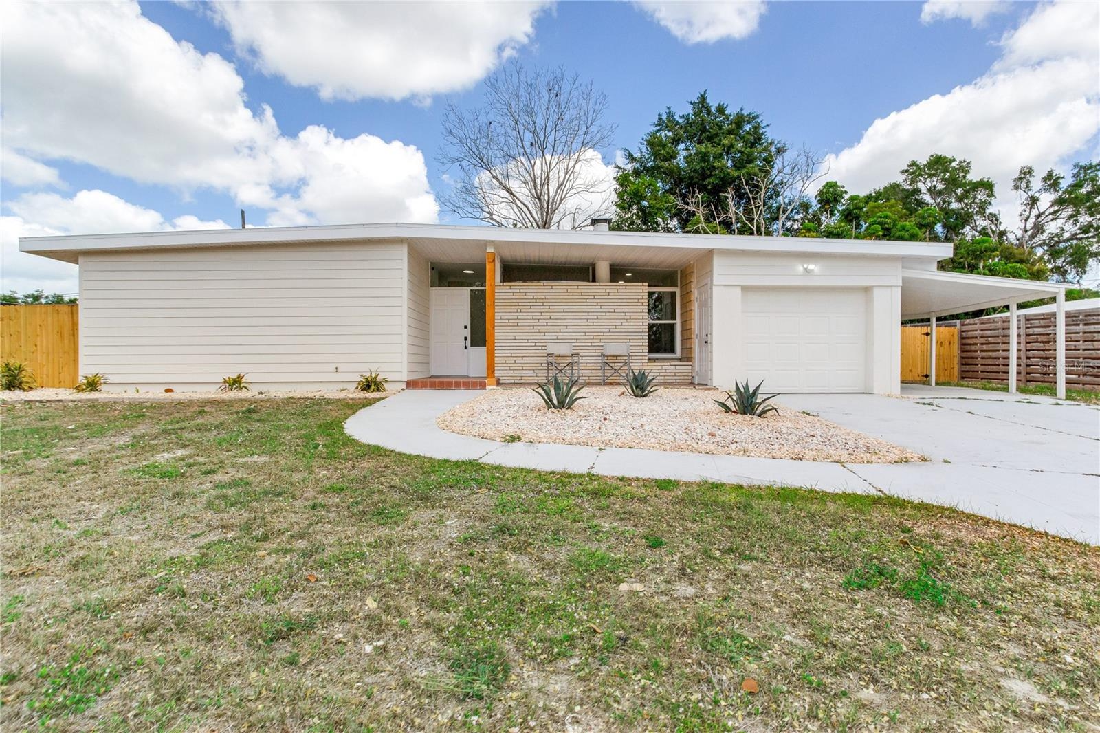 SOUTH GATE - Residential