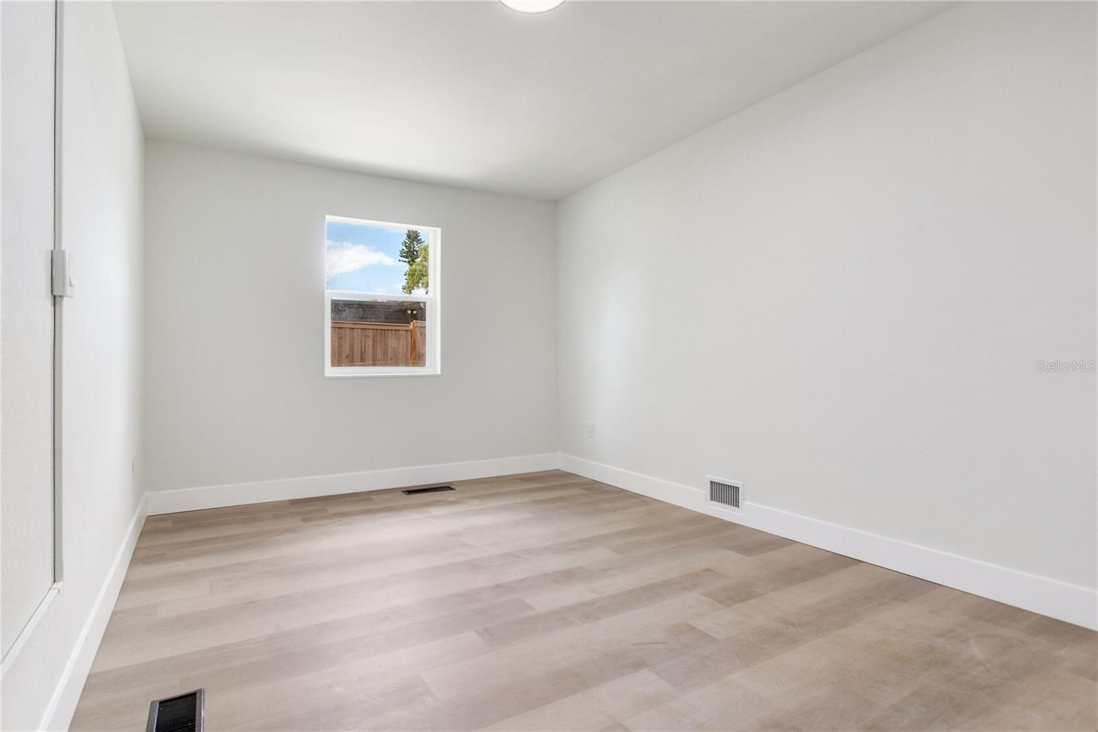 SOUTH GATE - Residential