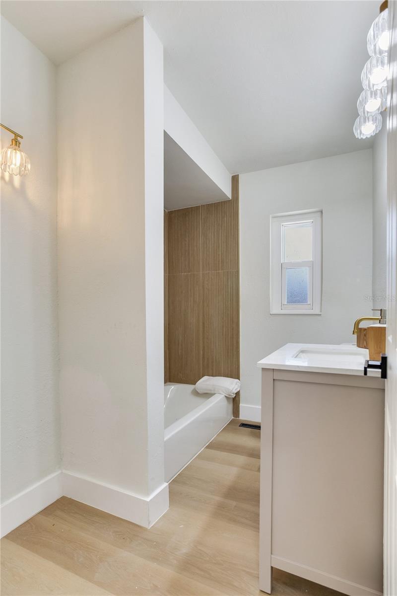 SOUTH GATE - Residential