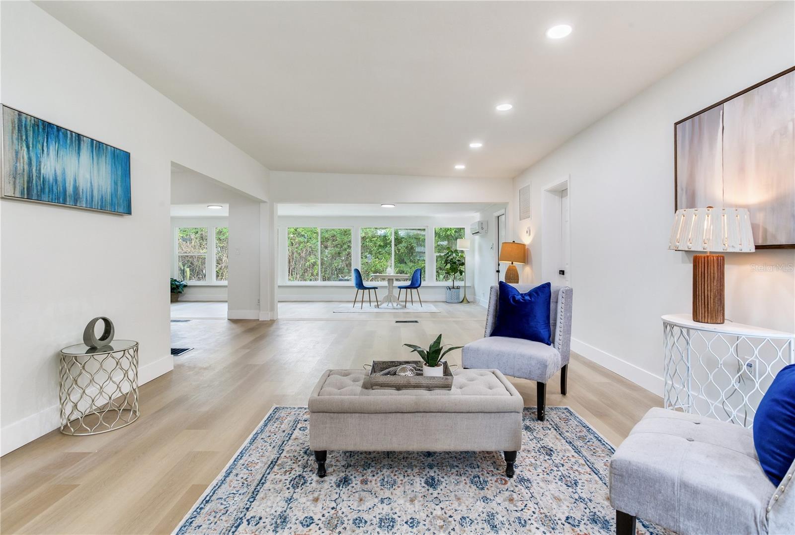 SOUTH GATE - Residential