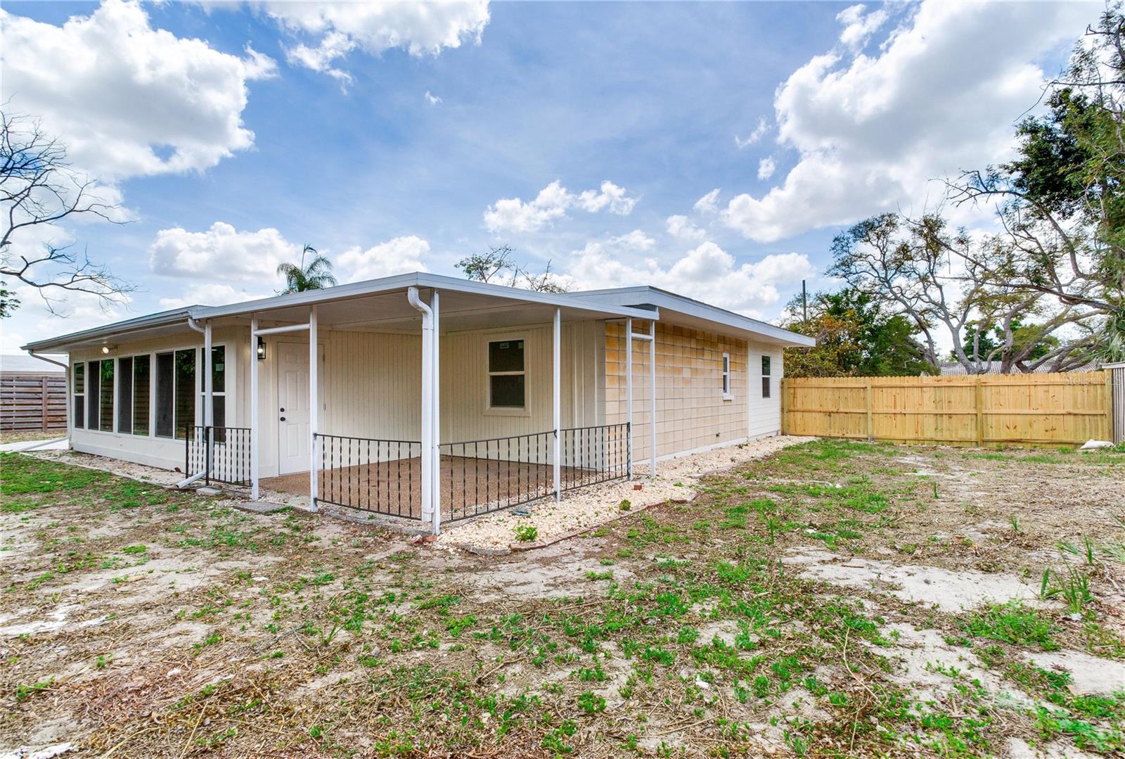 SOUTH GATE - Residential