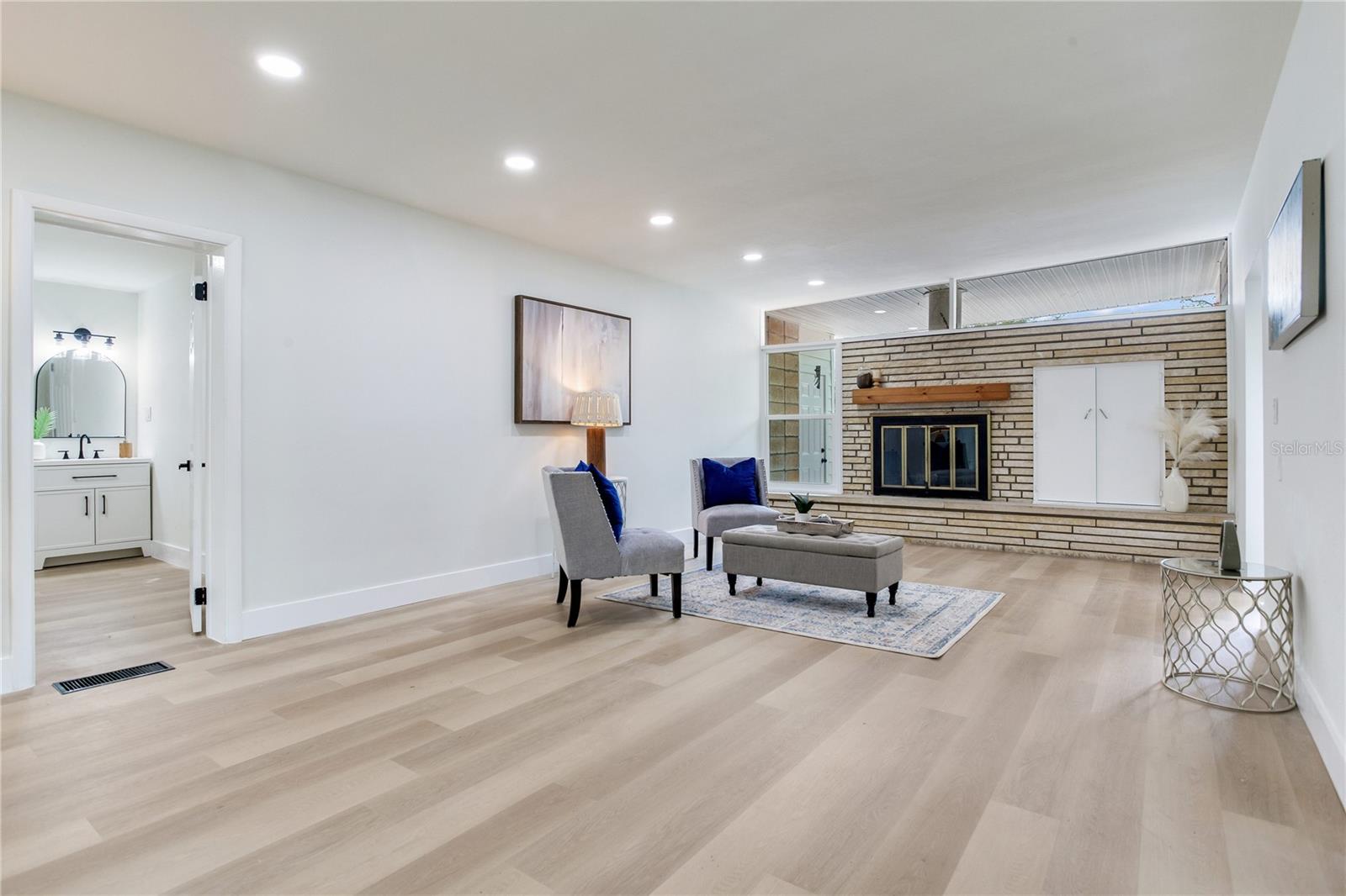 SOUTH GATE - Residential