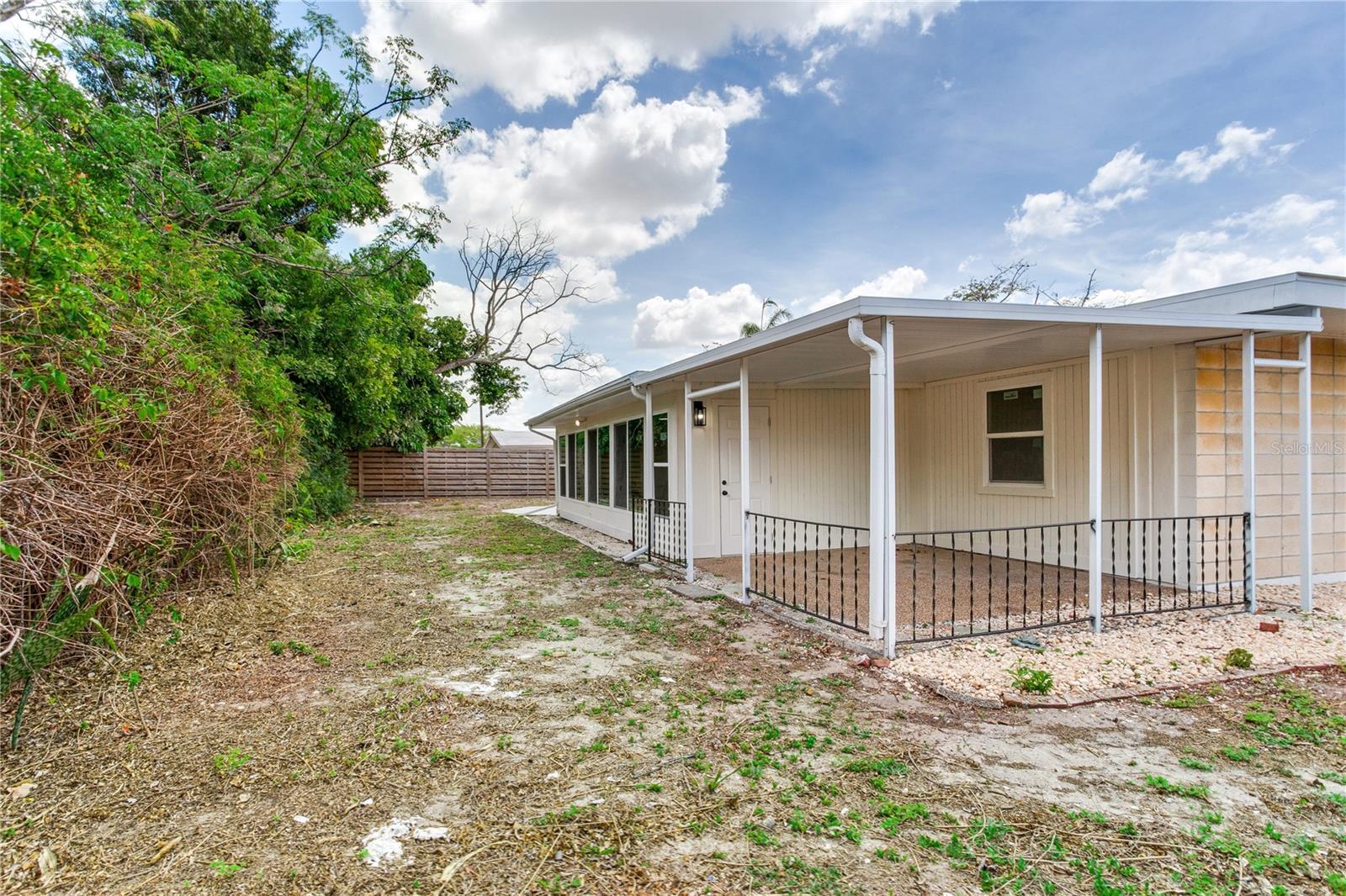 SOUTH GATE - Residential