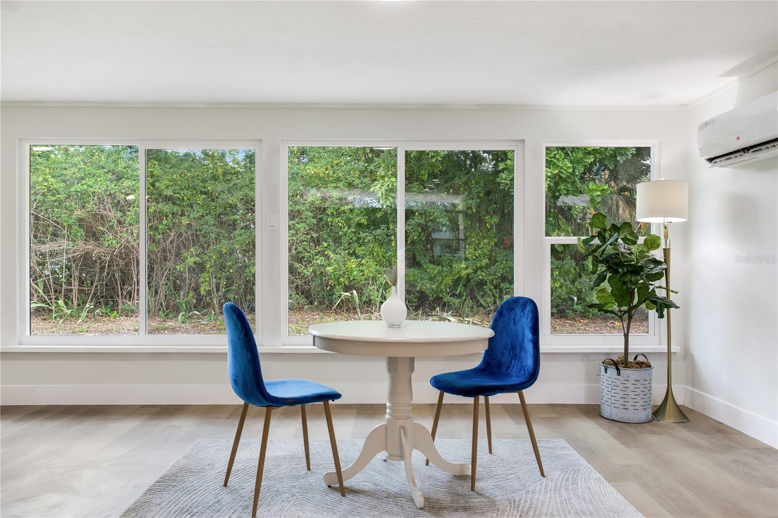 SOUTH GATE - Residential