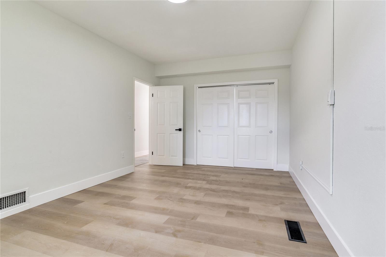 SOUTH GATE - Residential