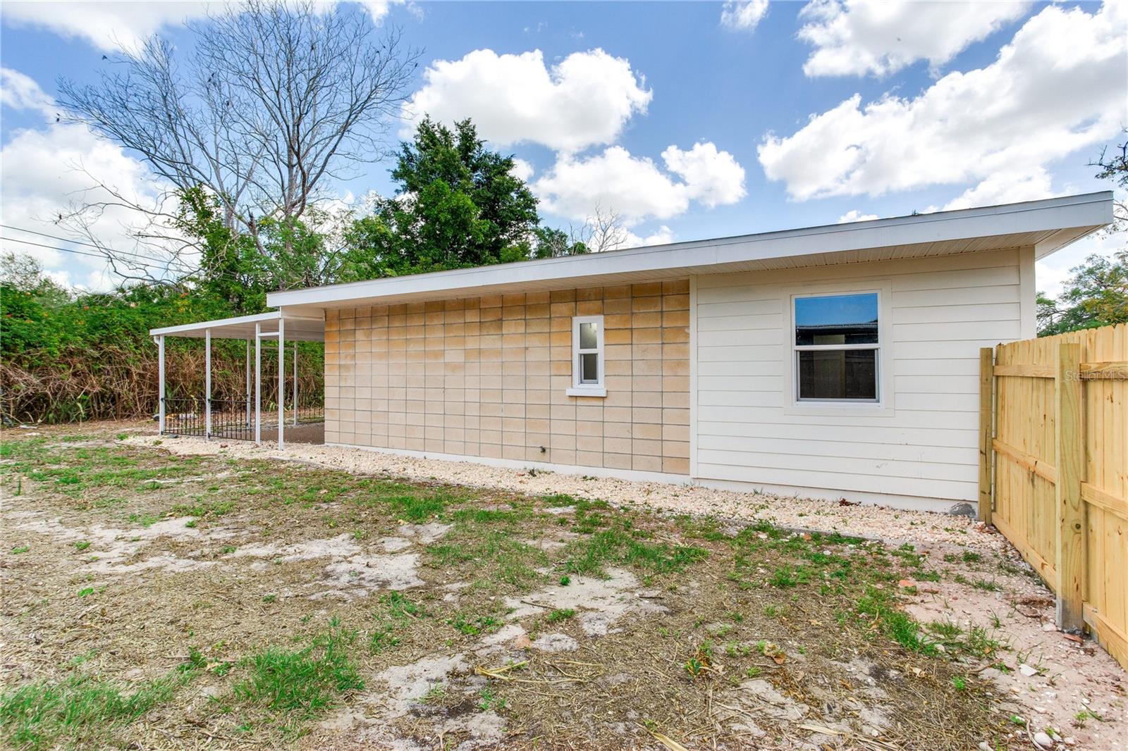 SOUTH GATE - Residential