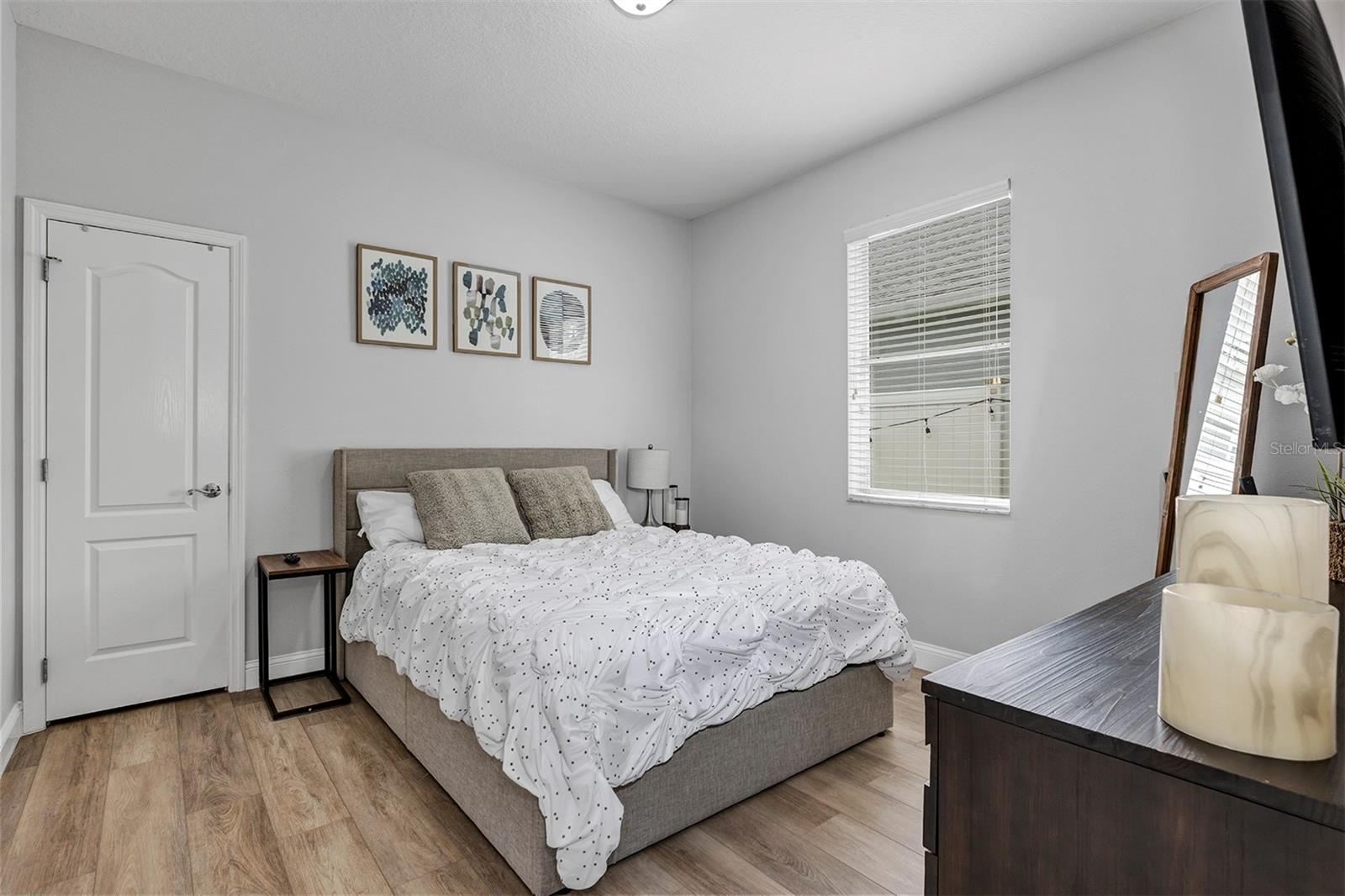 BARRINGTON ESTATES - Residential