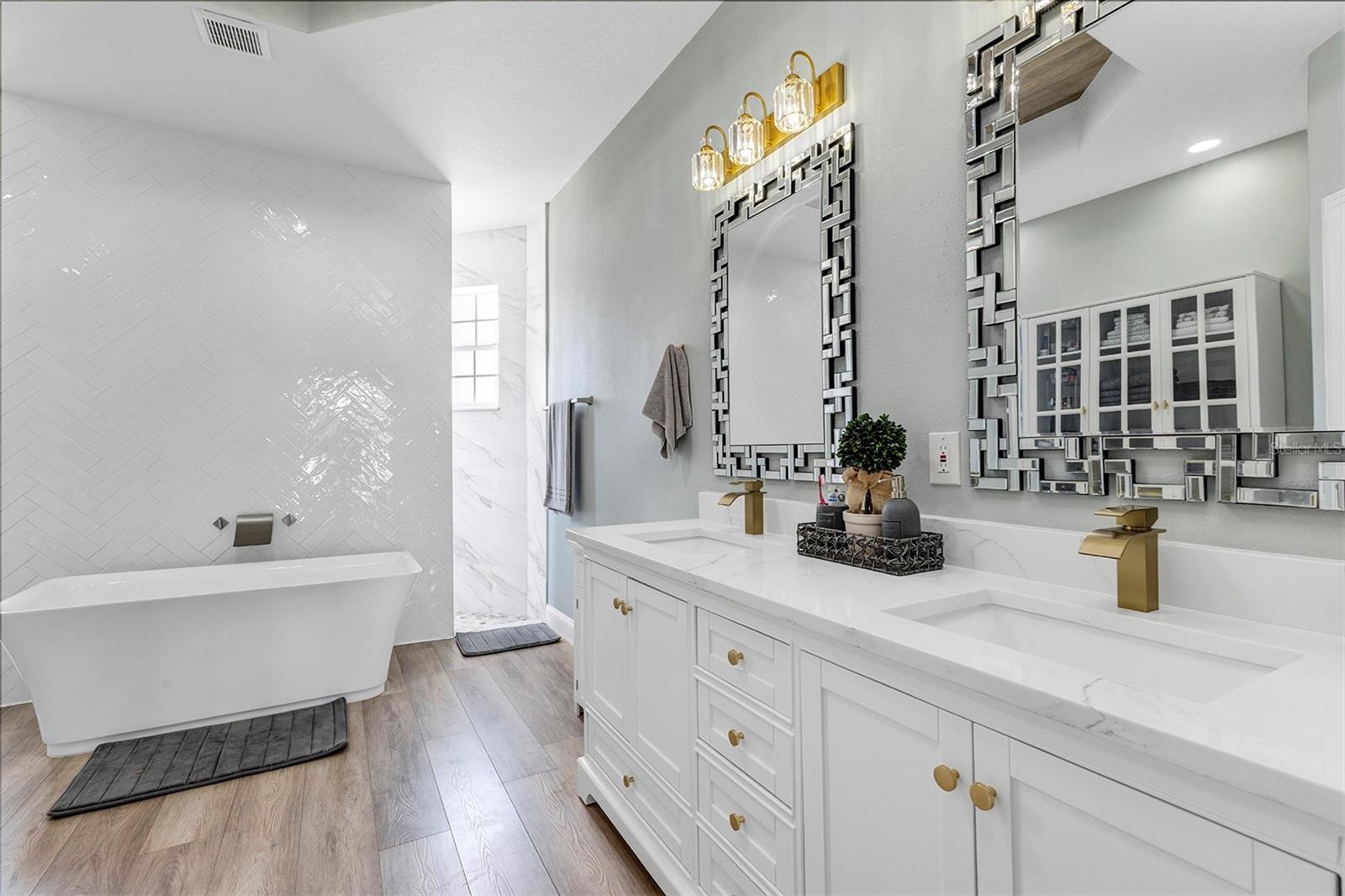 BARRINGTON ESTATES - Residential