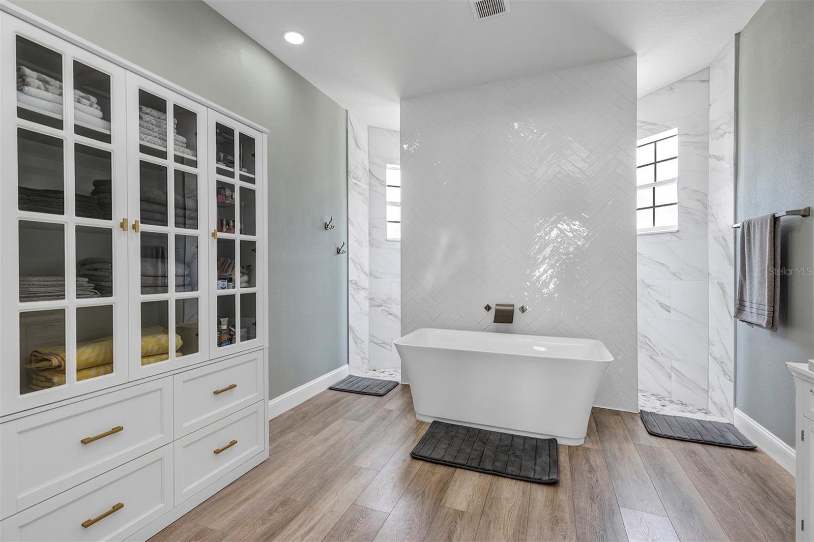 BARRINGTON ESTATES - Residential