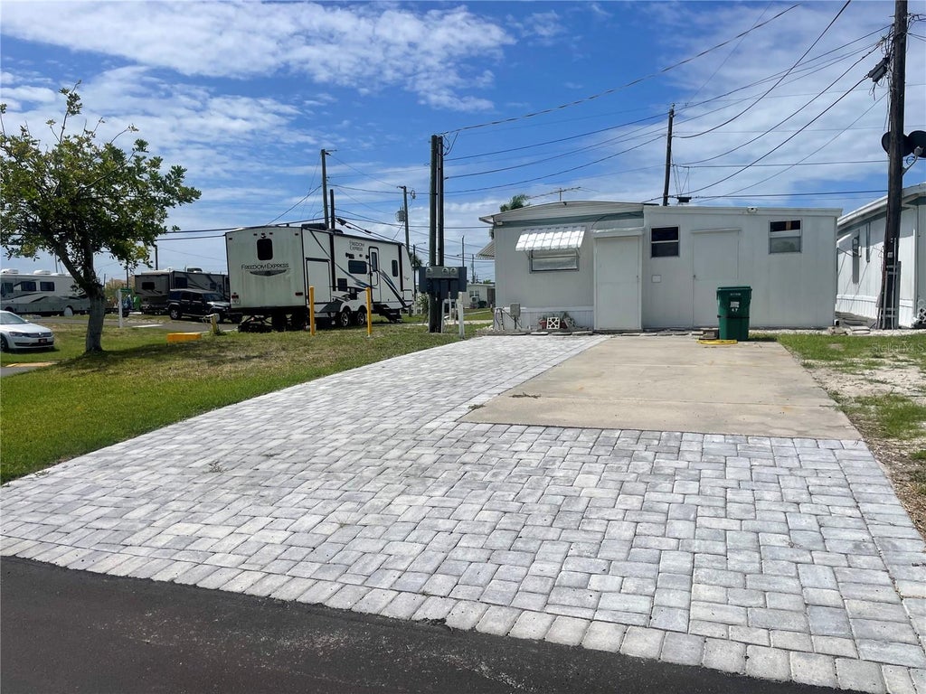 Photo of 47 Illinois Street, Palmetto, FL 34221 (MLS # A4681945)