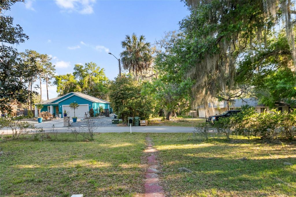 Photo of 2304 Vine Street, Leesburg, FL 34748 (MLS # O6392718)