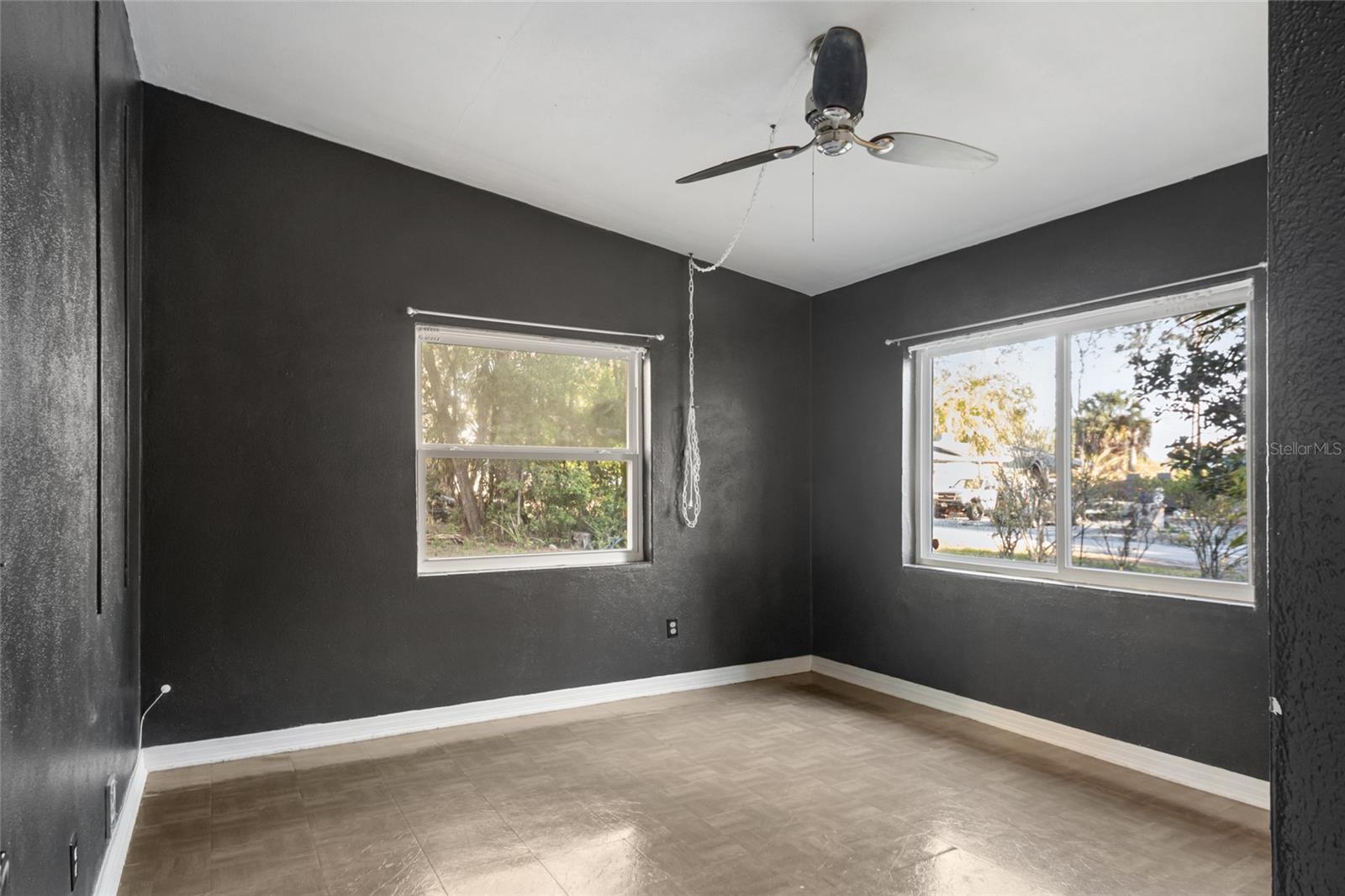 LEESBURG HILLSIDE MANOR - Residential