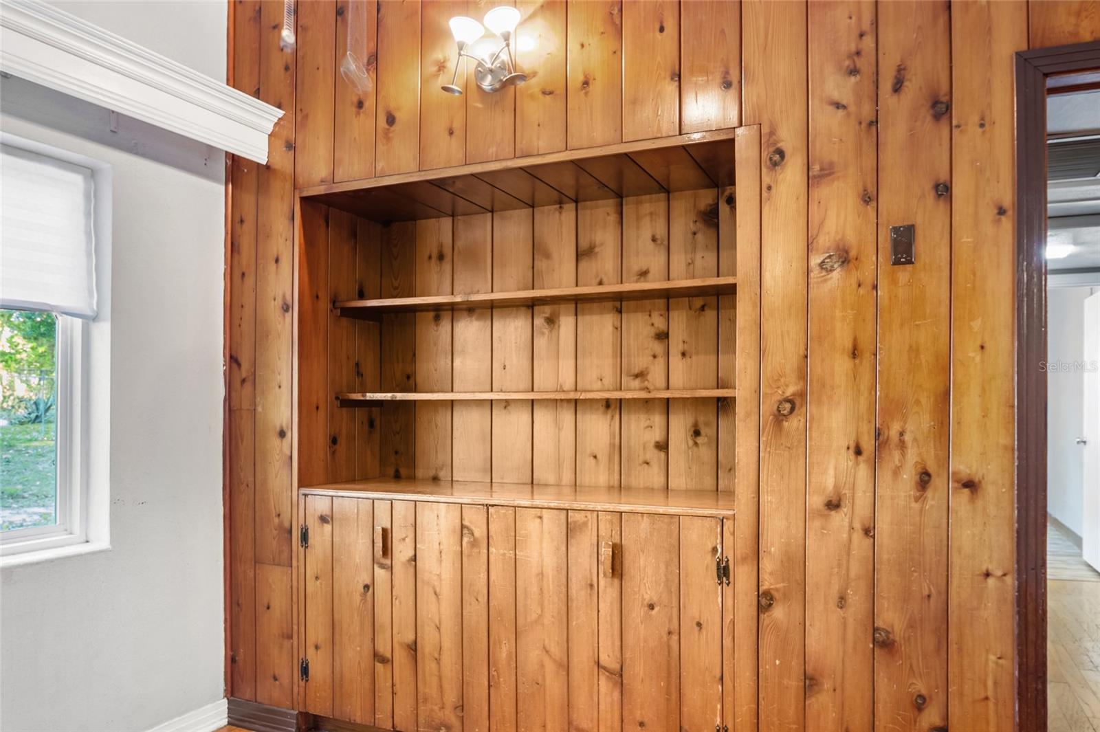 LEESBURG HILLSIDE MANOR - Residential