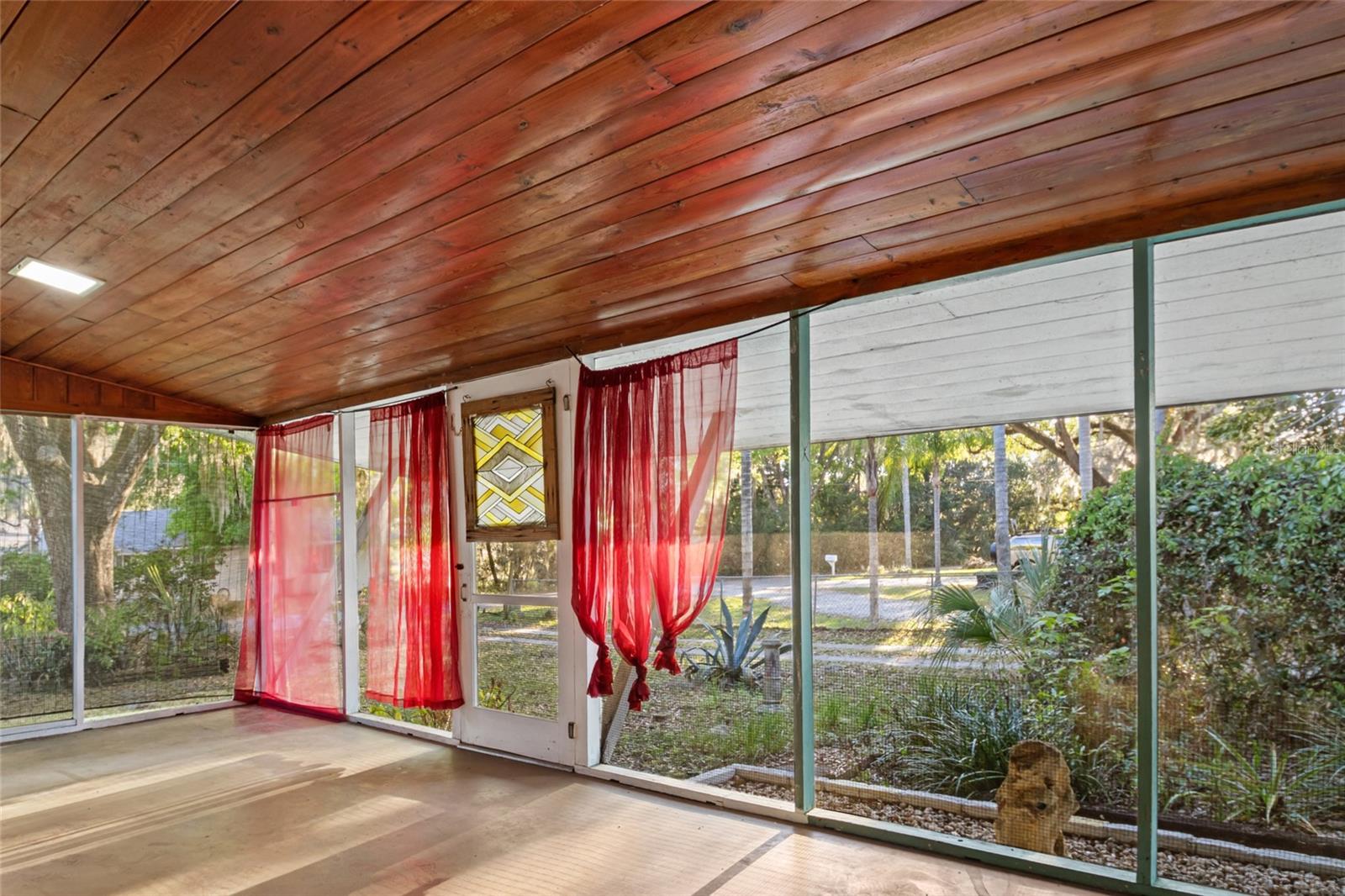 LEESBURG HILLSIDE MANOR - Residential