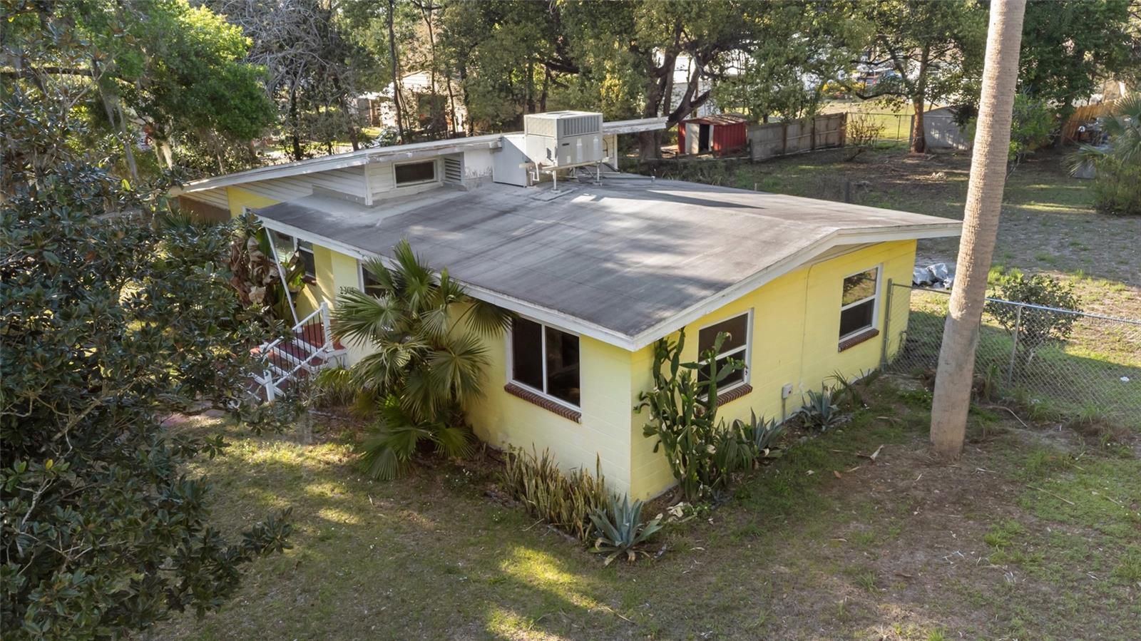 LEESBURG HILLSIDE MANOR - Residential