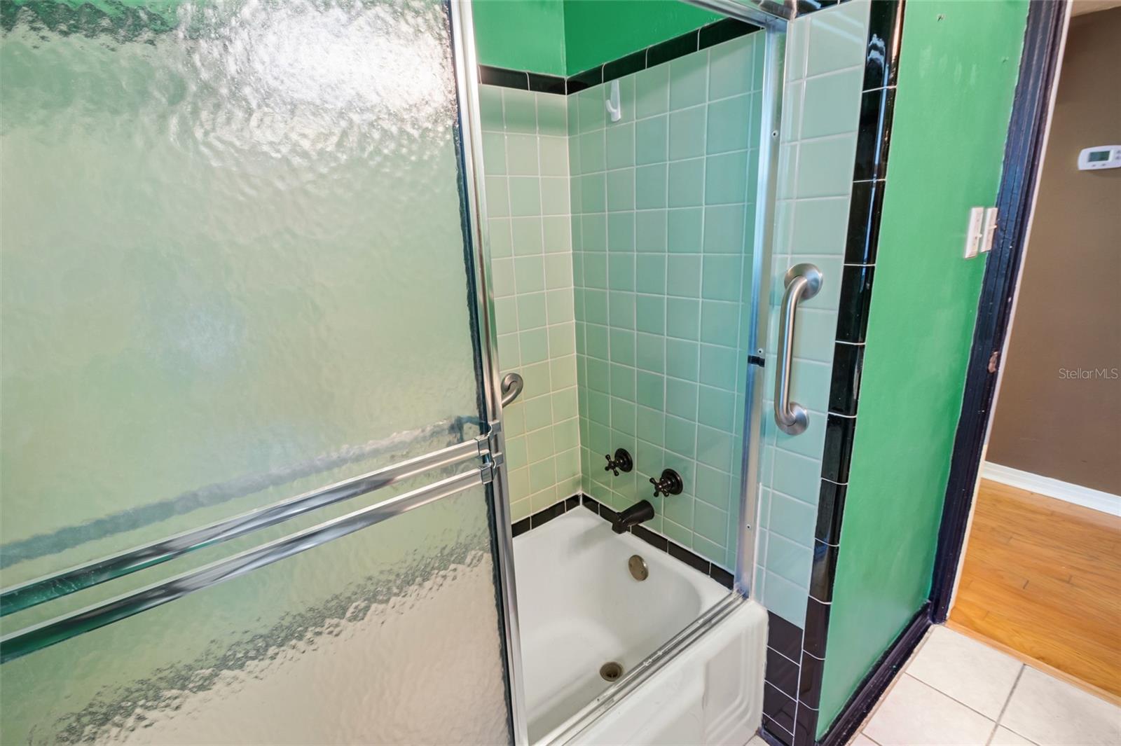 LEESBURG HILLSIDE MANOR - Residential