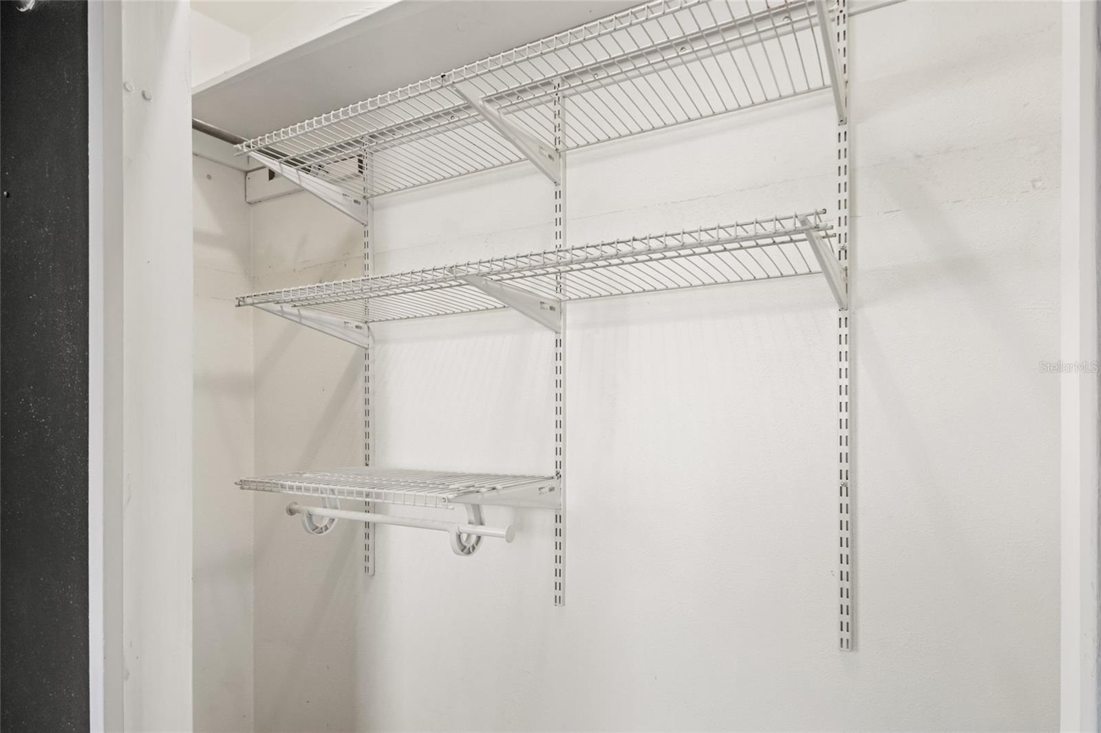 LEESBURG HILLSIDE MANOR - Residential