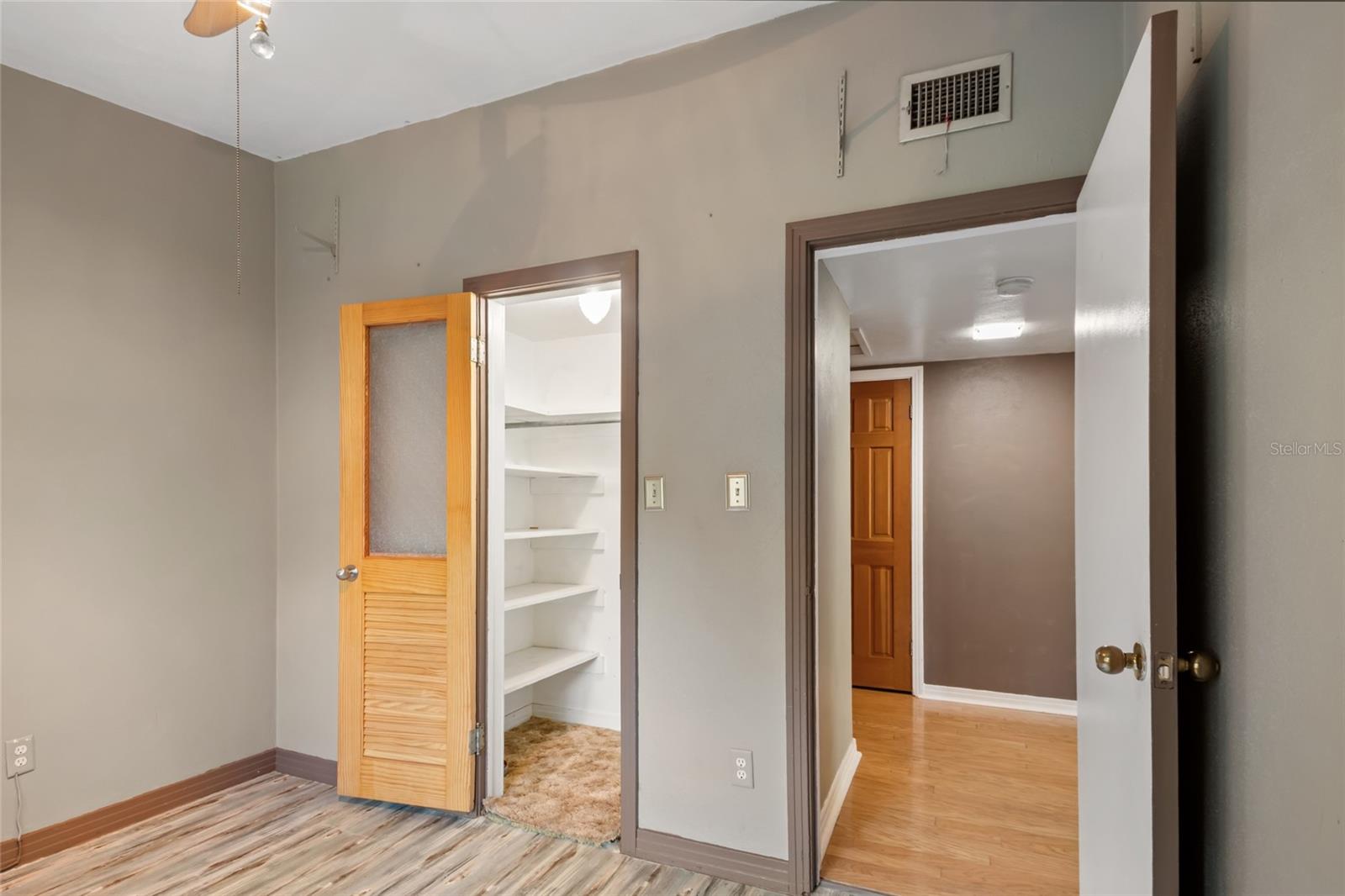 LEESBURG HILLSIDE MANOR - Residential