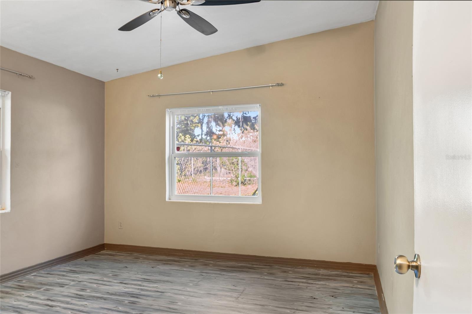 LEESBURG HILLSIDE MANOR - Residential