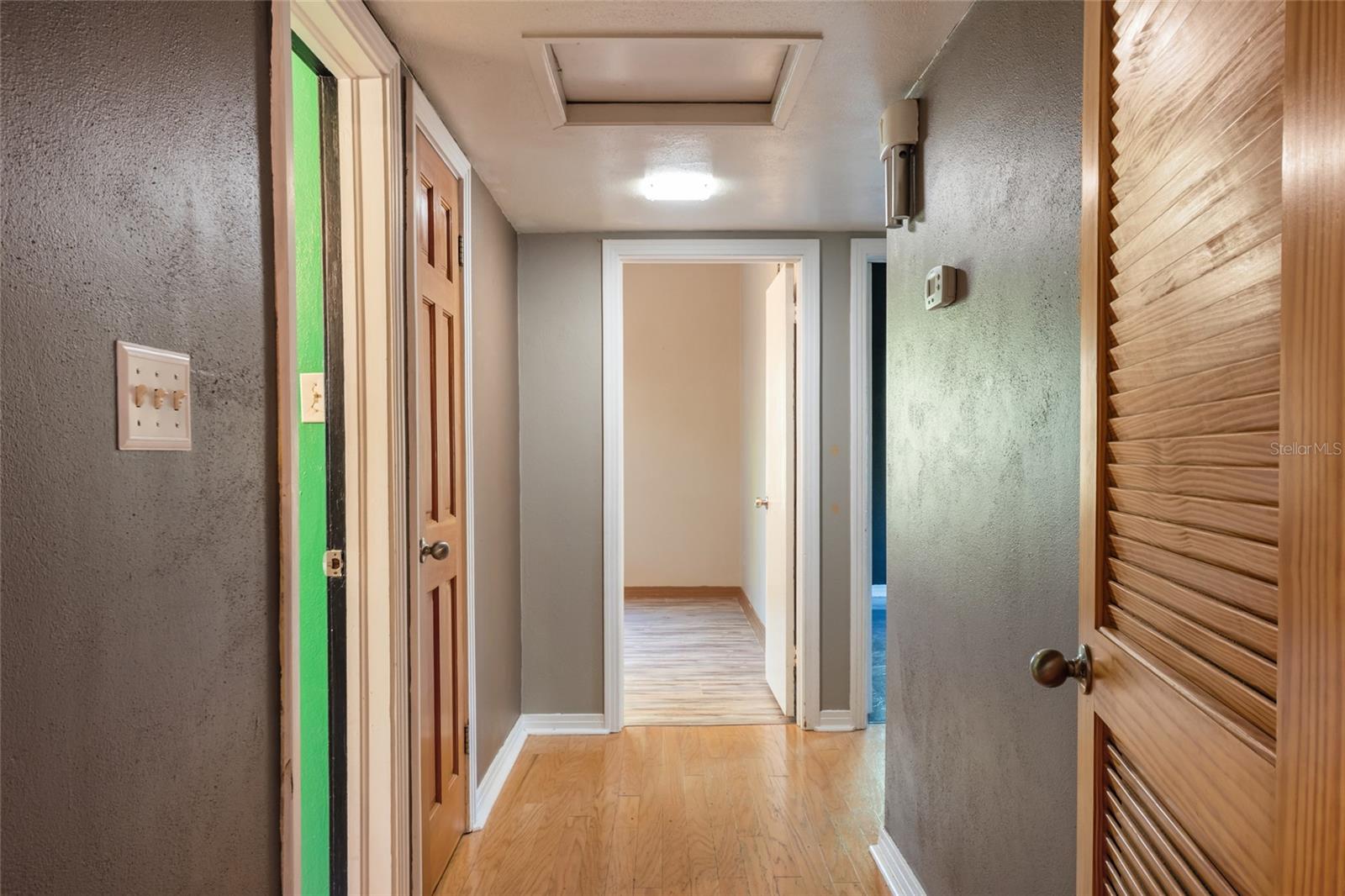 LEESBURG HILLSIDE MANOR - Residential