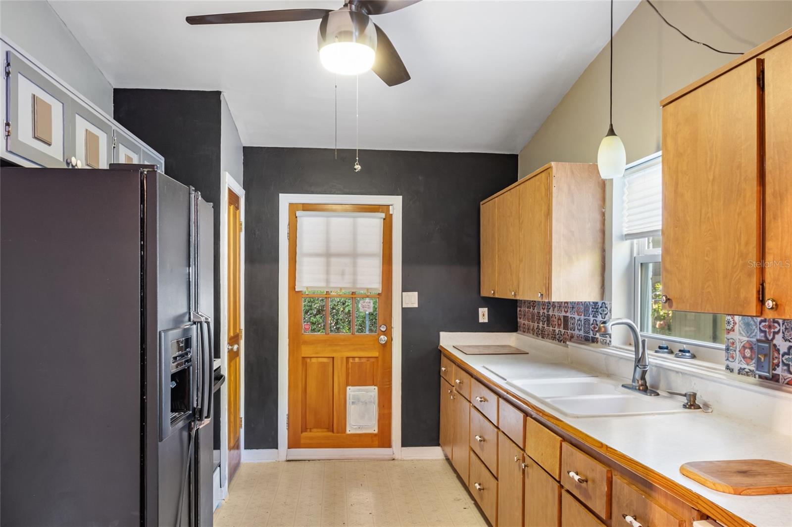 LEESBURG HILLSIDE MANOR - Residential