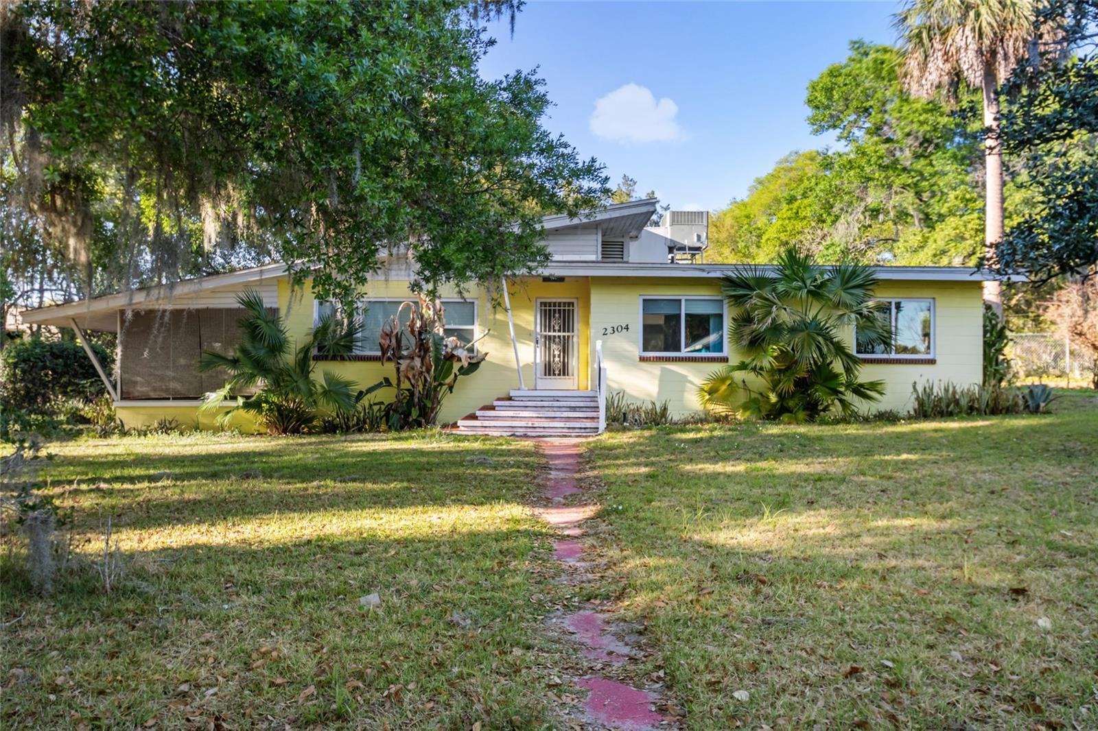 LEESBURG HILLSIDE MANOR - Residential