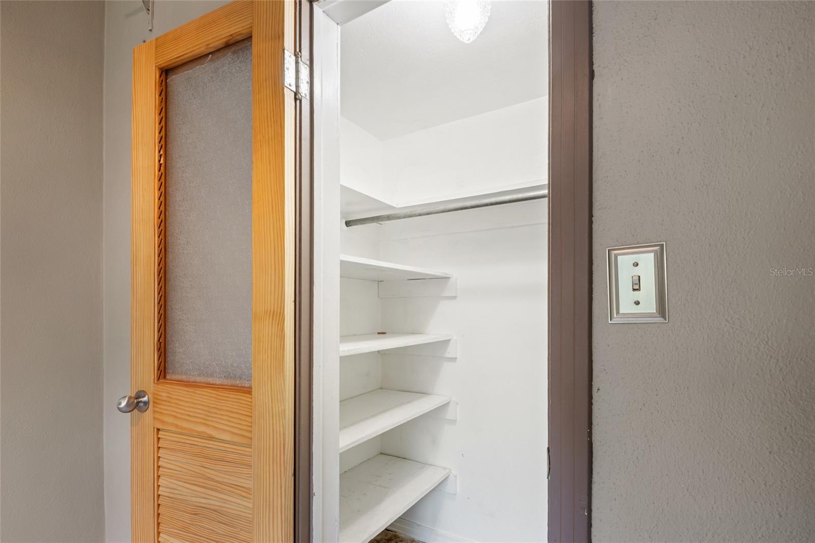 LEESBURG HILLSIDE MANOR - Residential