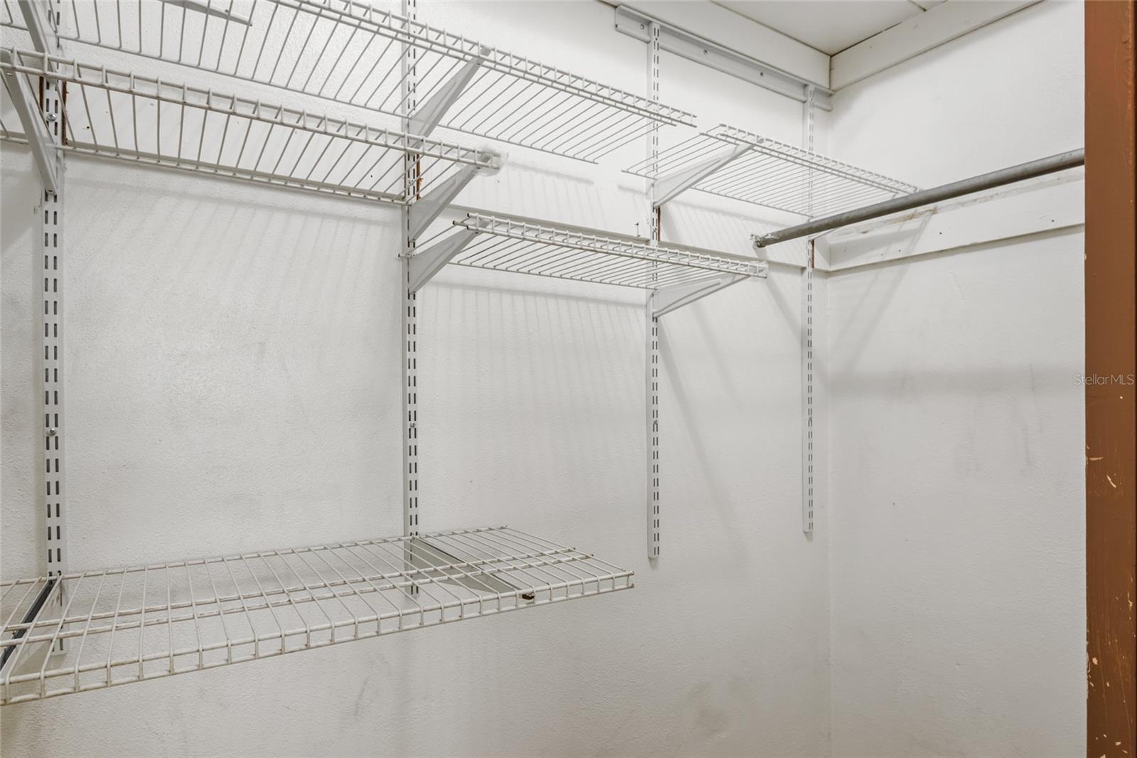 LEESBURG HILLSIDE MANOR - Residential