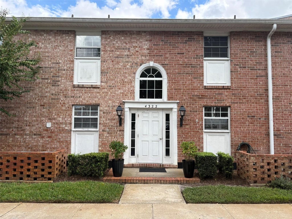 Photo of 4322 Lake Underhill Road #D, Orlando, FL 32803 (MLS # O6450696)