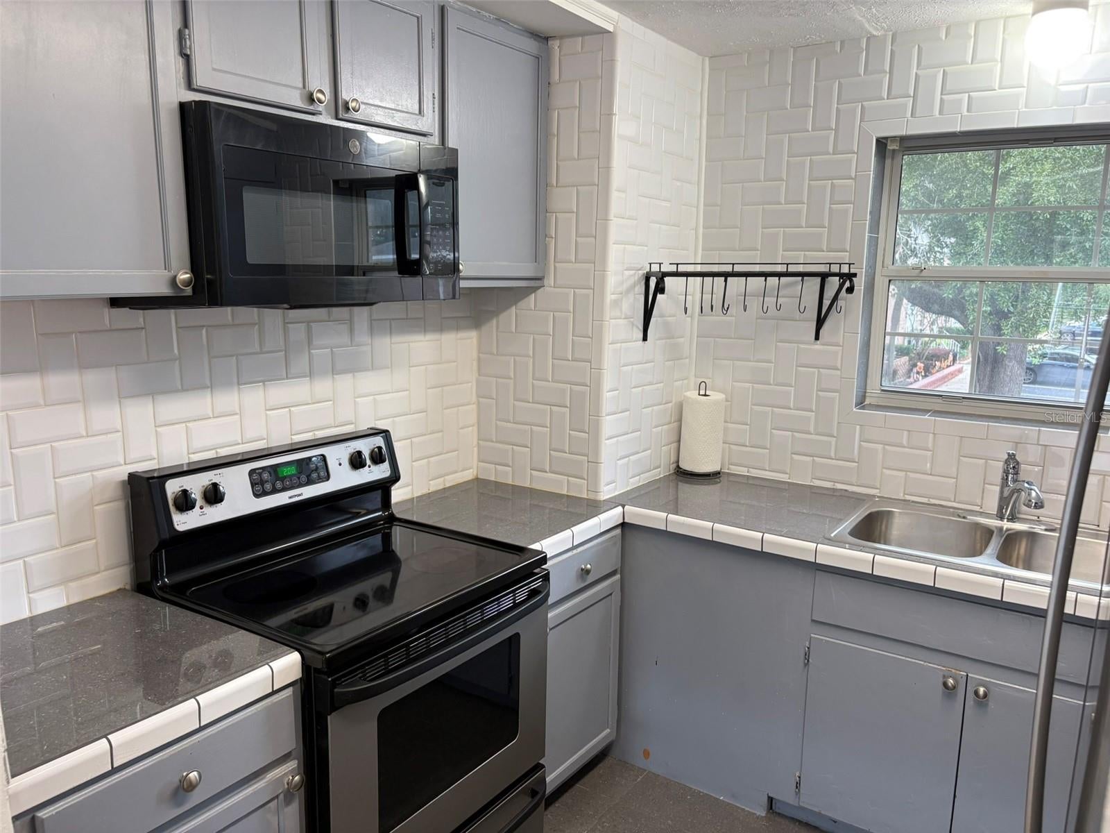 4322 LAKE UNDERHILL ROAD D