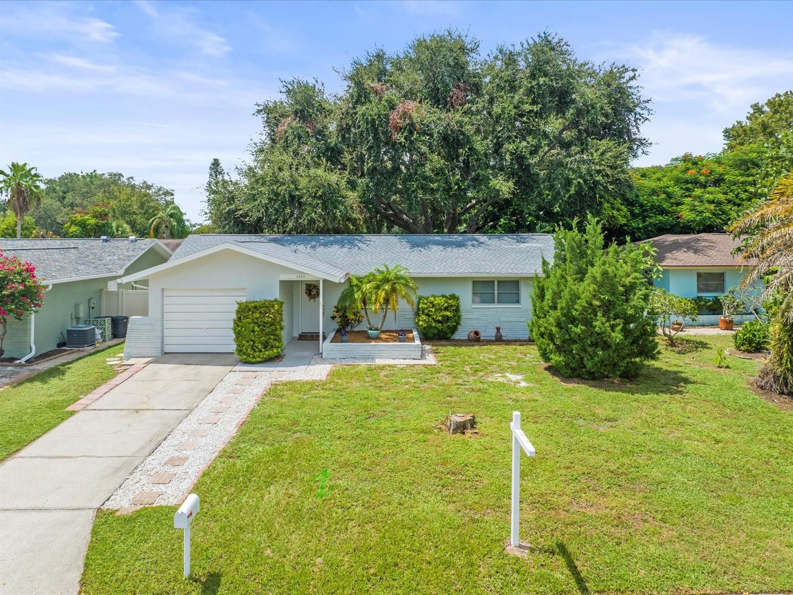 2523 BLACKWOOD CIRCLE