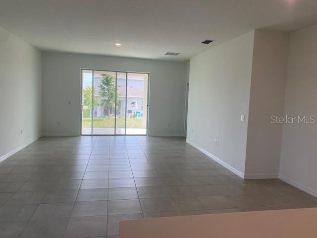 27329 AFRICAN FISH COURT
