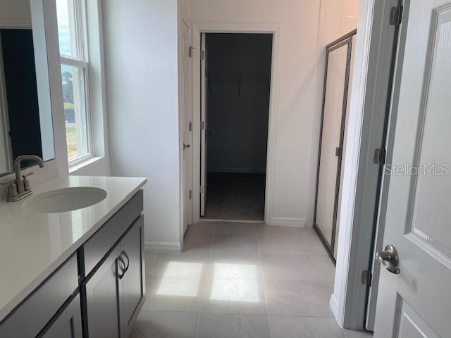 27329 AFRICAN FISH COURT
