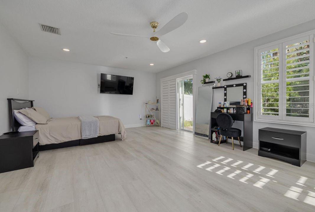 SUN KETCH TWNHMS AT VENETIAN ISLES - Residential Lease