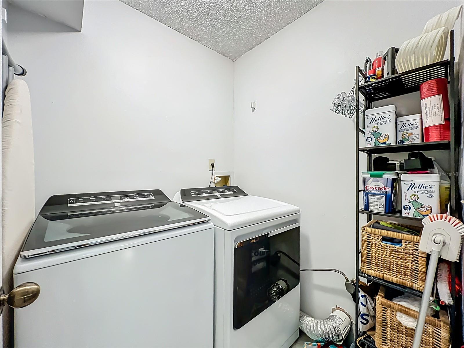 LAKE PINELOCH VILLAGE CONDO 03 - Residential