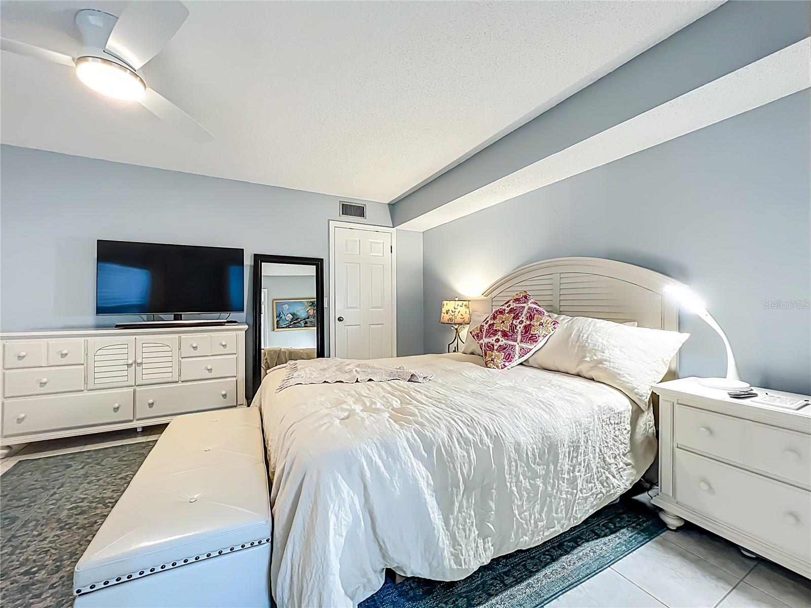 LAKE PINELOCH VILLAGE CONDO 03 - Residential