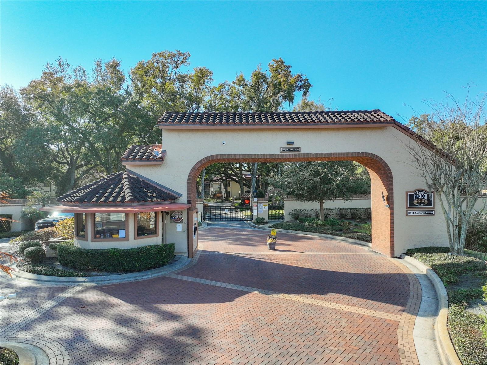 LAKE PINELOCH VILLAGE CONDO 03 - Residential