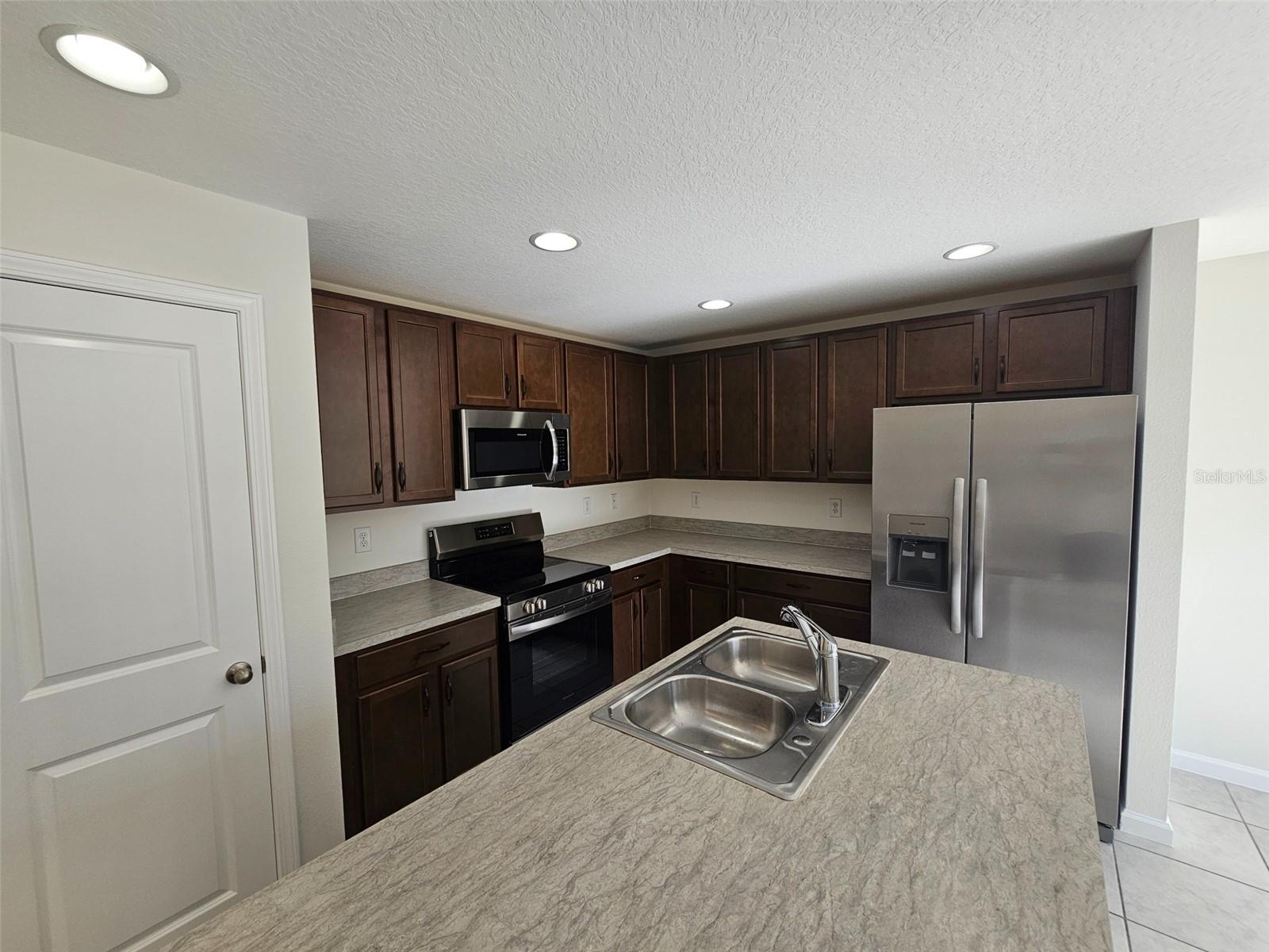 HAMMOCK RESERVE PH 1 - Residential Lease