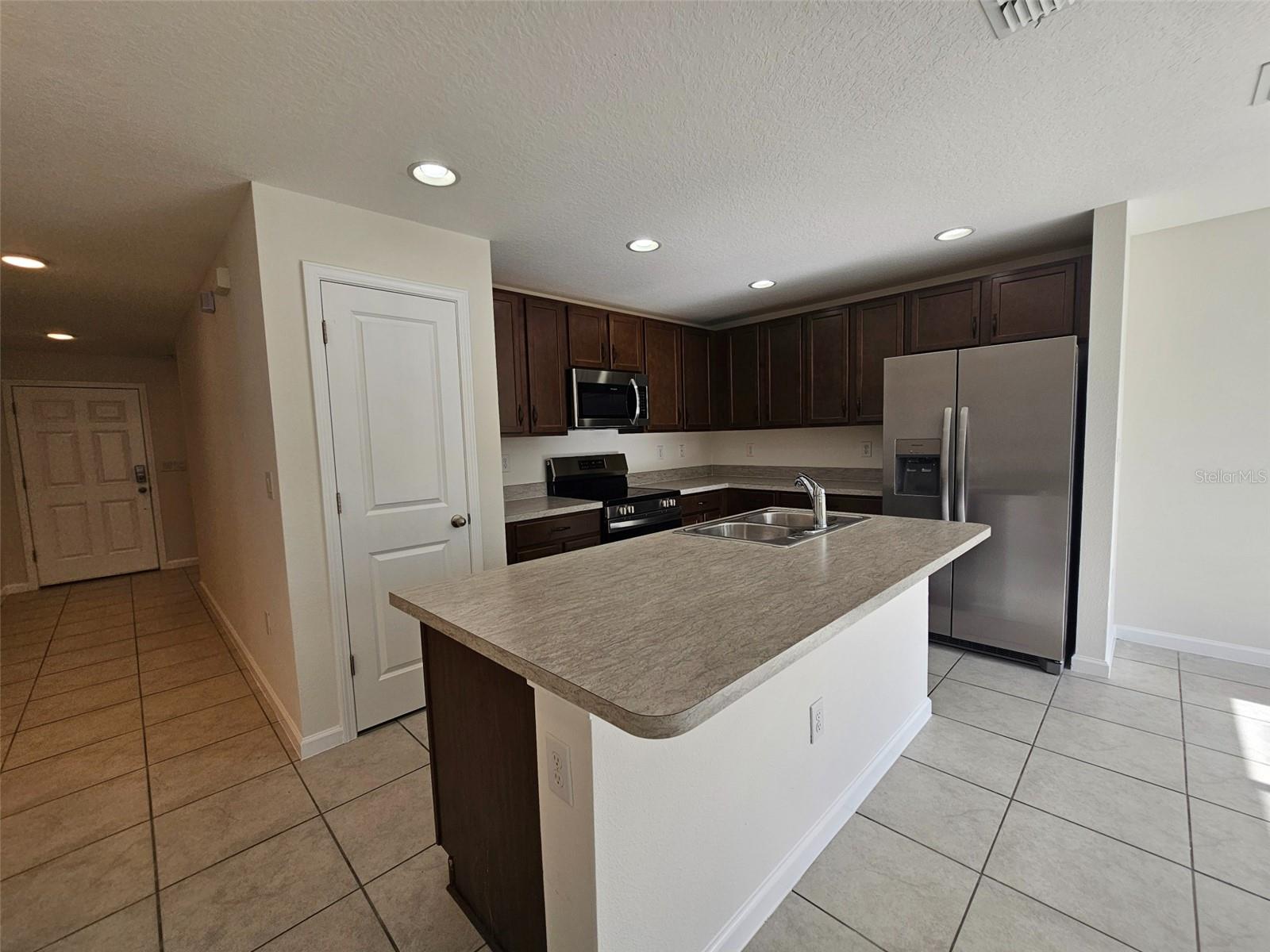 HAMMOCK RESERVE PH 1 - Residential Lease