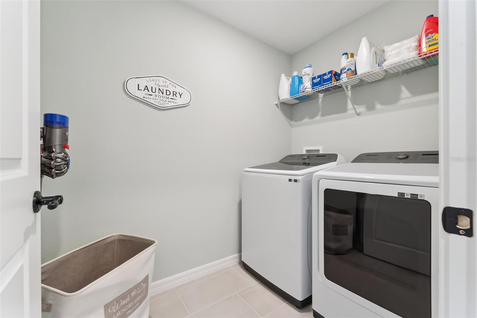 LAUREATE PARK NBRHD CENTER PH 3 - Residential