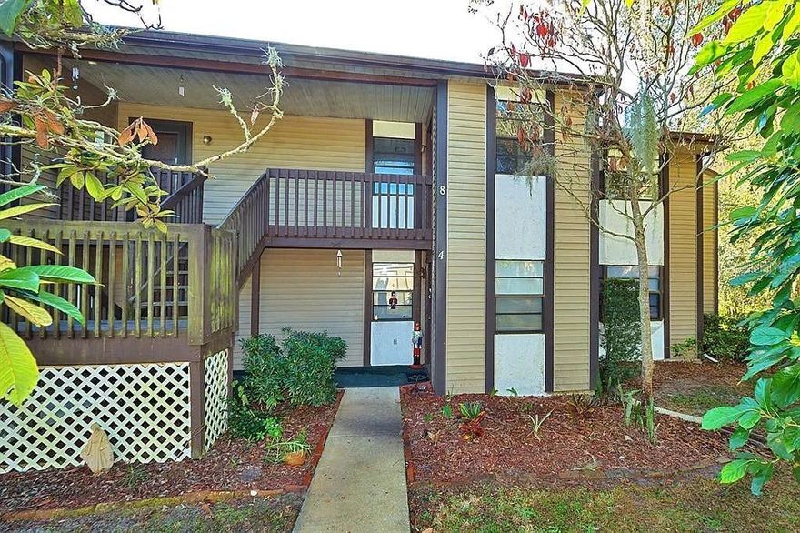 TWO BED  ONE BATH IMMACULATE.SECOND FLOOR......YOU HAVE AN ASSIGNED CARPORT SPOT...RENT INCLUDES BASIC CABLE AND INTERNET........REC BUILDING WITH POOL TABLE,  SWIMMING POOL AND TENNIS   COMMUNITY LAKE...GREAT LOCATION...CLOSE TO ALL HIGHWAYS....US 19   BEACHES, SHOPPING, RESTAURANTS... ETC.   A QUIET AND WELL MAINTAINED NEIGHBORHOOD...SMALL PETS WELCOMED.....READY NOW TO MOVE IN!!!!